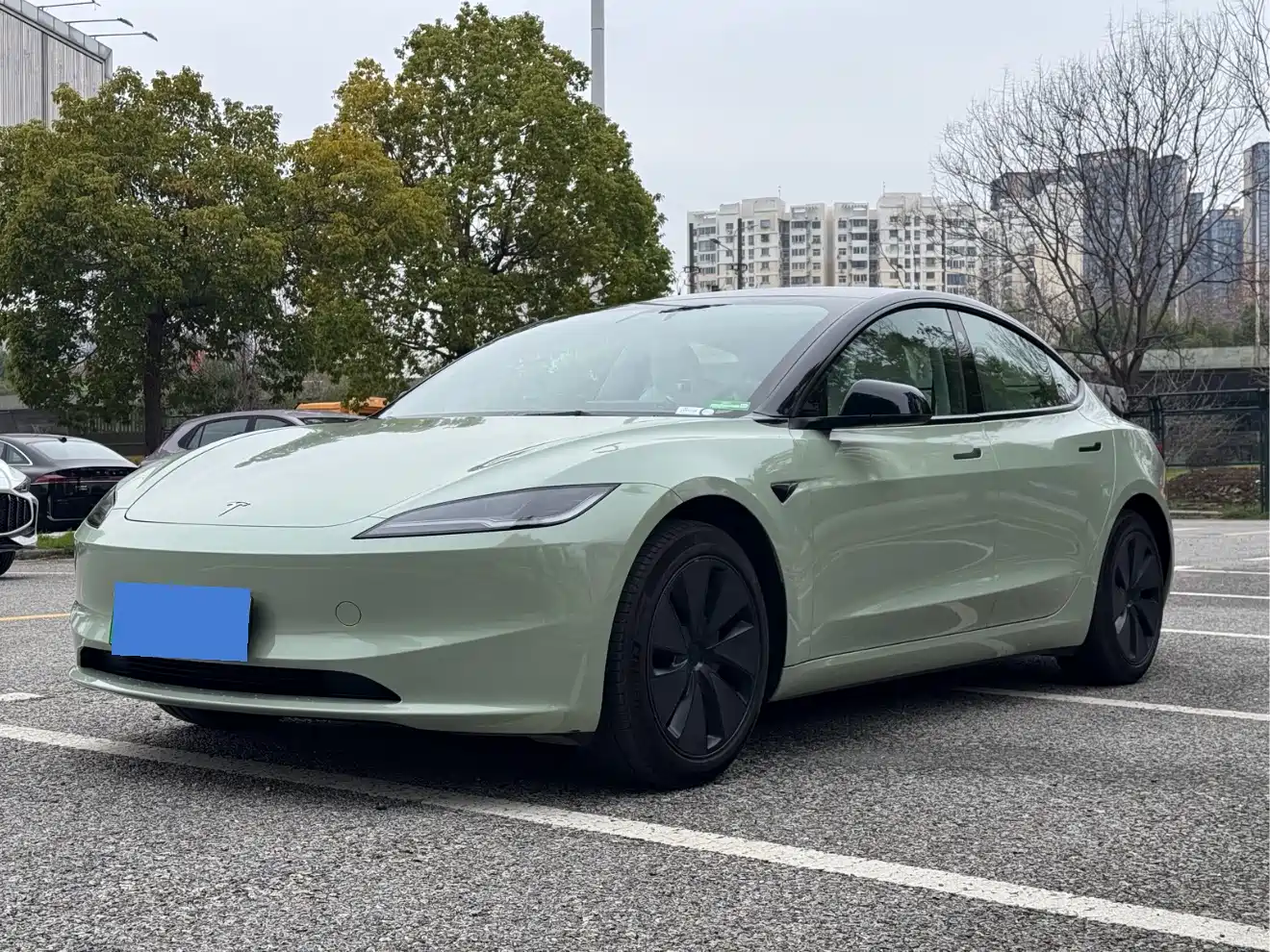 TESLA MODEL 3