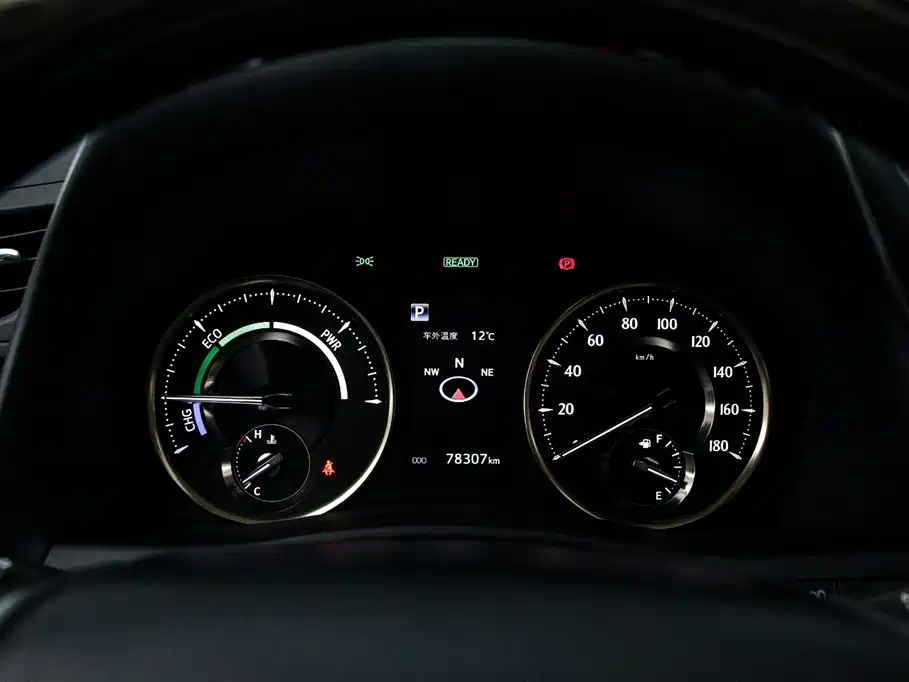 Toyota Vellfire 2020 Twin Engine 2.5L HV Premium Edition фото 6