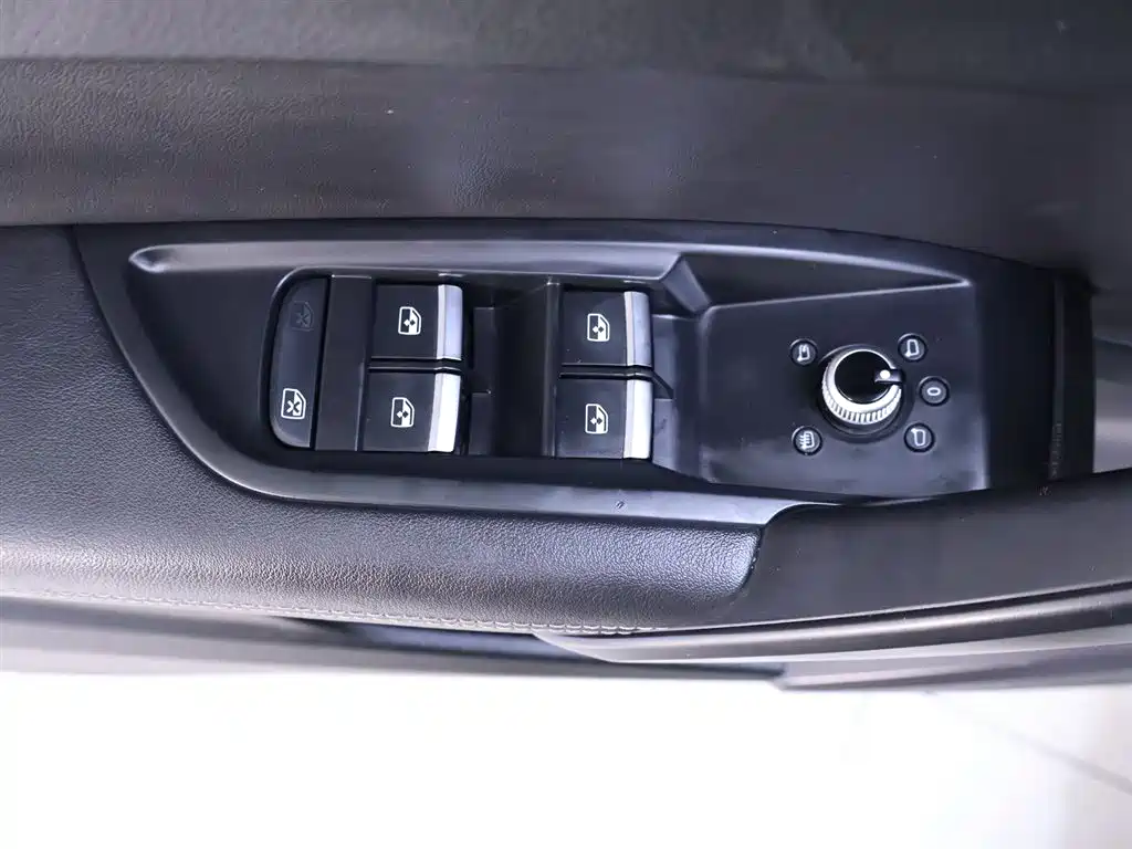 Audi Q5L 2020 40 TFSI Prestige Fashion фото 17