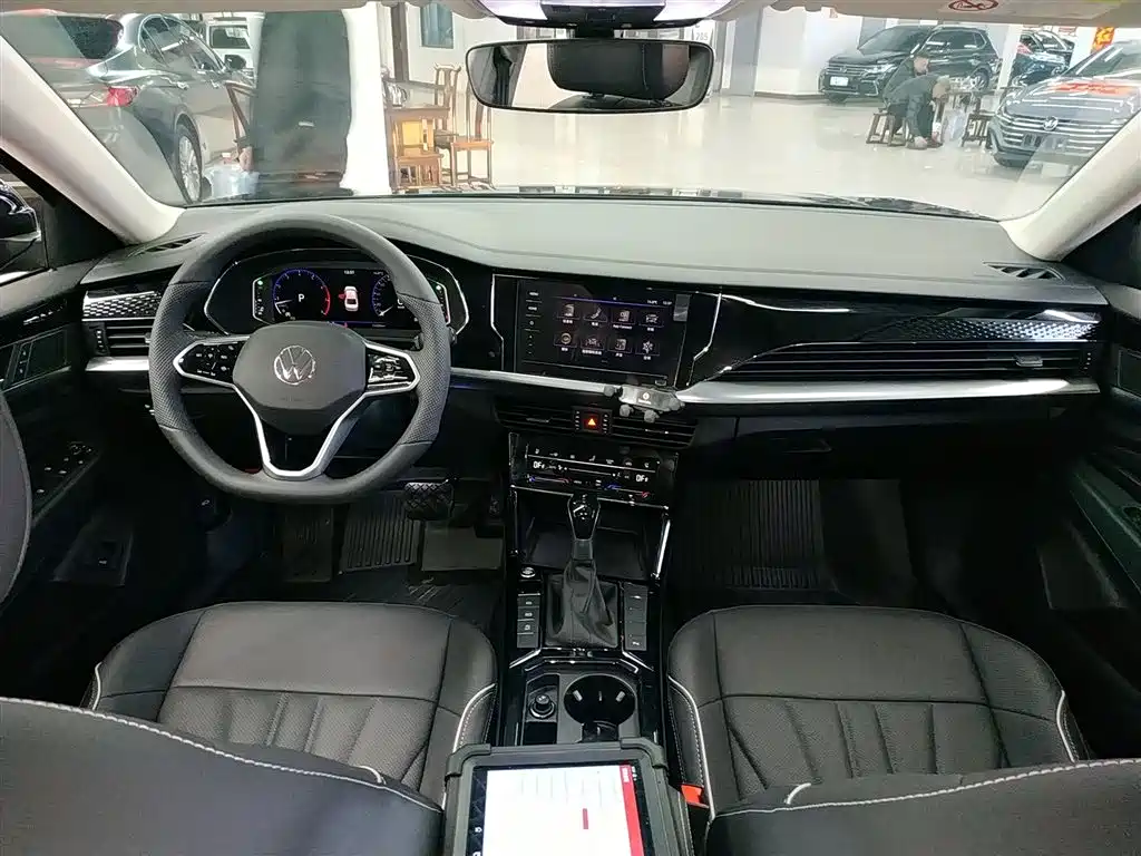 Volkswagen Passat 2024 380TSI Dragon Soaring Edition фото 6