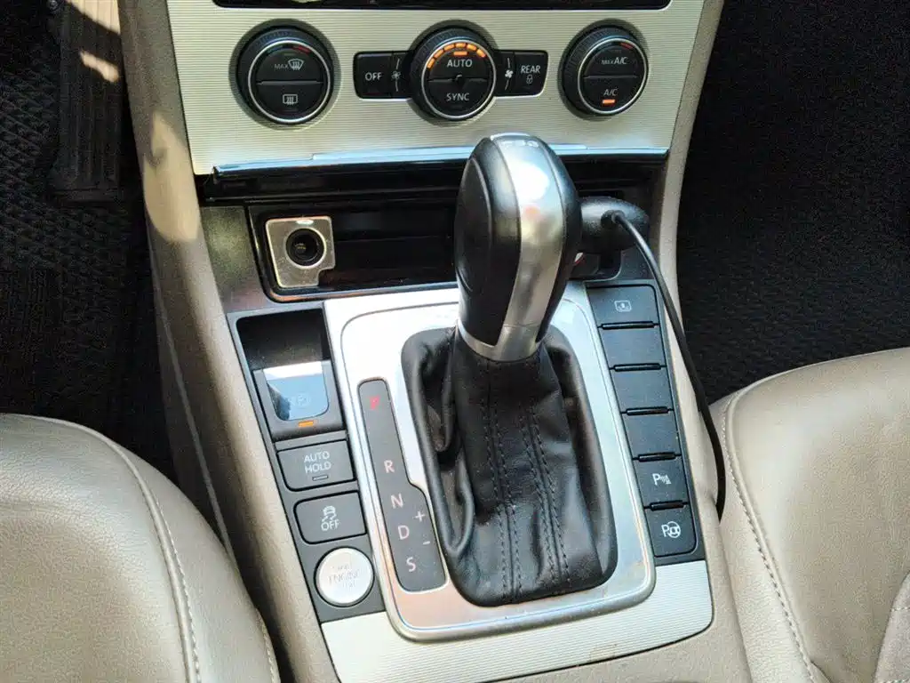 Volkswagen Magotan 2013 1.8TSI Premium фото 7