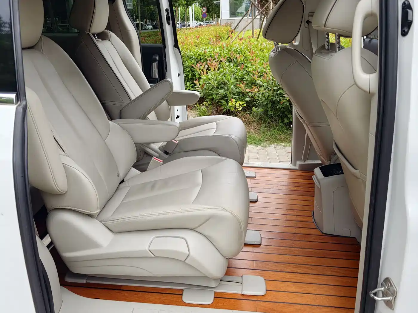 Buick GL8 2021 Land Business Class 652T Luxury фото 13