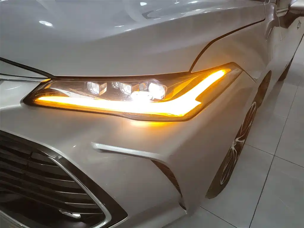 Toyota Avalon 2022 2.0L Luxury Edition фото 18