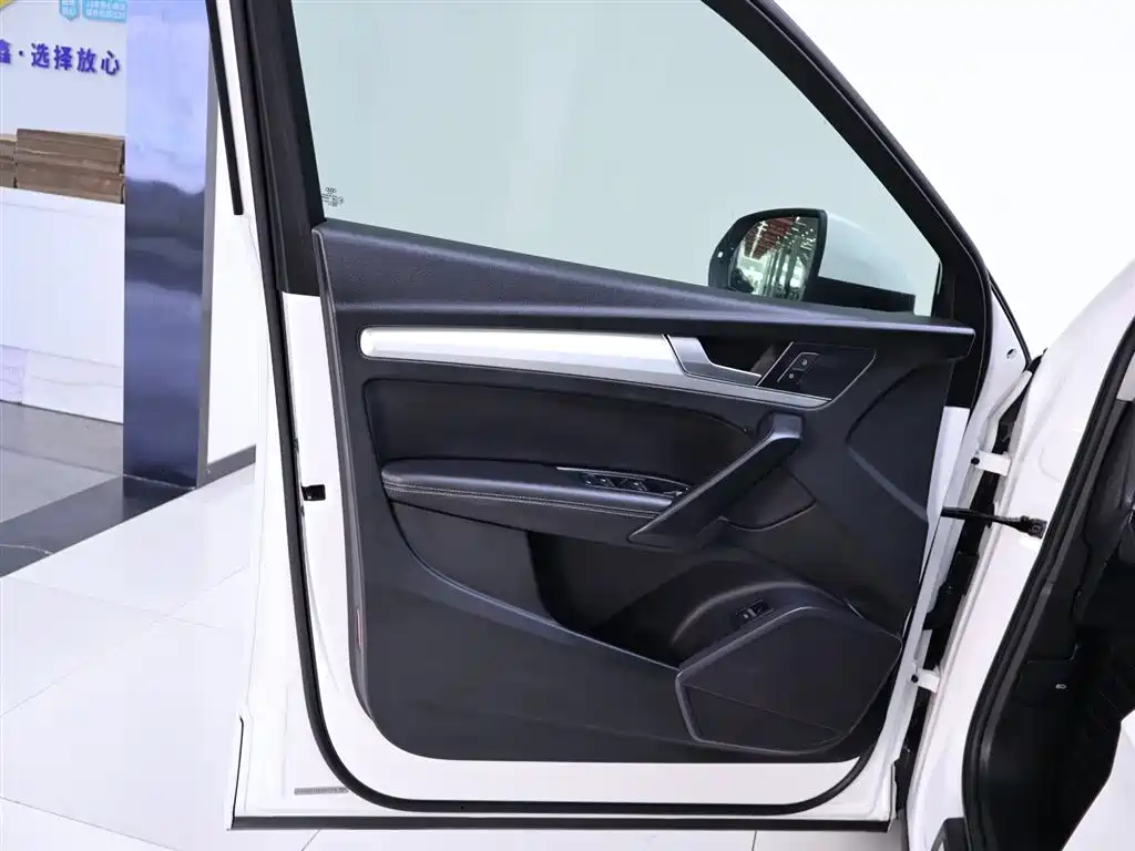 Audi Q5L 2020 40 TFSI Prestige Fashion фото 18