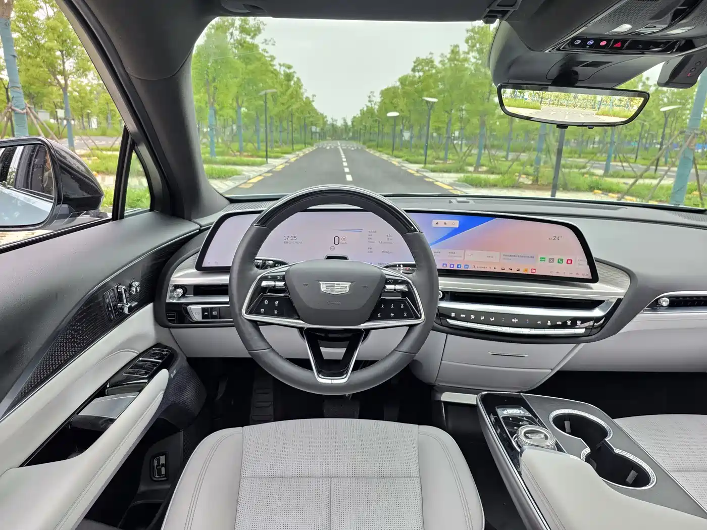 Cadillac IQ Rui Ge 2022 RWD Long Range Luxury Edition фото 16