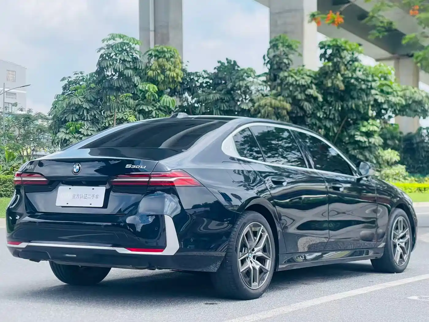 BMW 5-SERIES