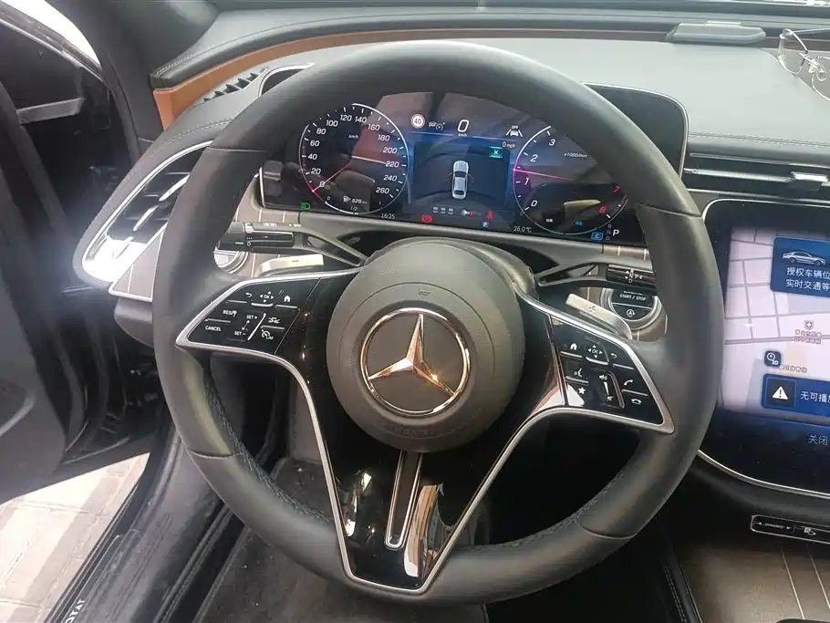 Mercedes-Benz E-Class 2024 E 300 L Fashion фото 15