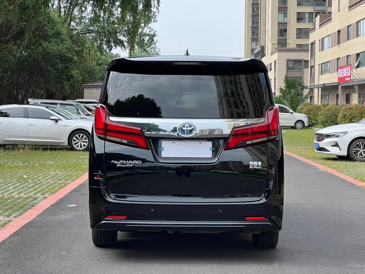 Toyota Alphard 2020 Hybrid 2.5L Premium Edition фото 11