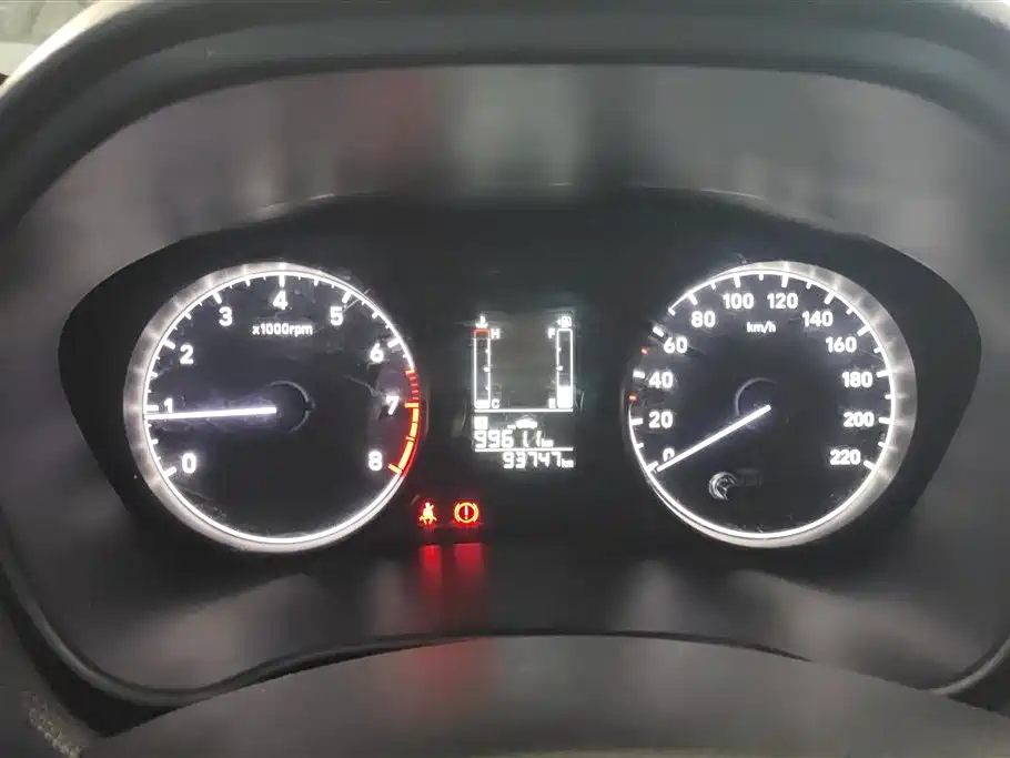 Hyundai Verna 2017 1.4L Manual Renewal Edition China VI фото 14