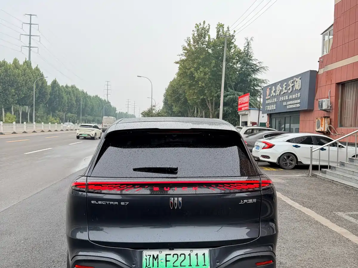 Фото 4 - Buick Zhijing E7