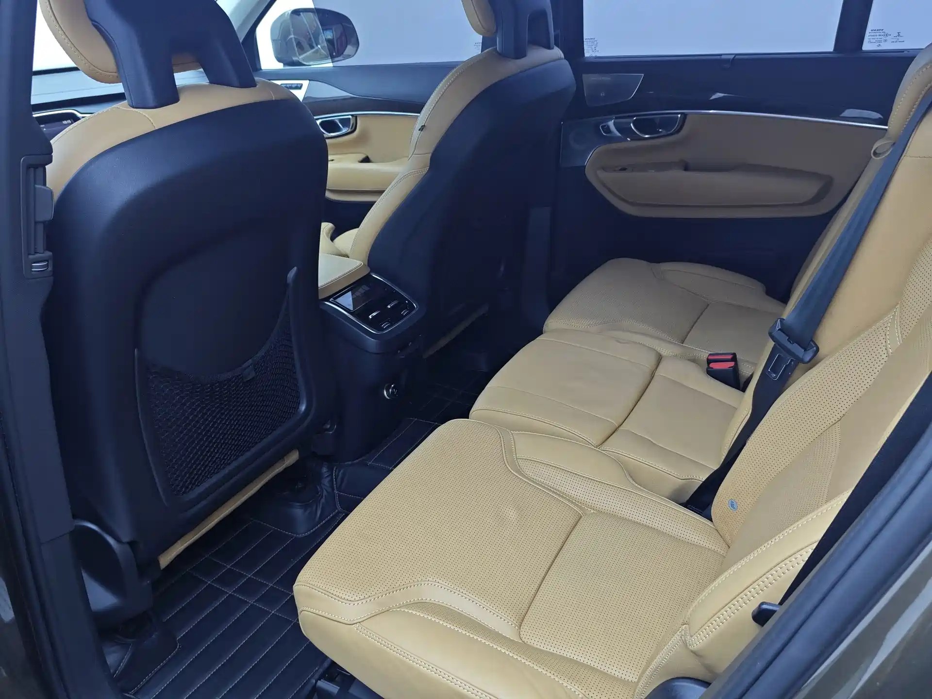 Photo 8 - Volvo XC90
