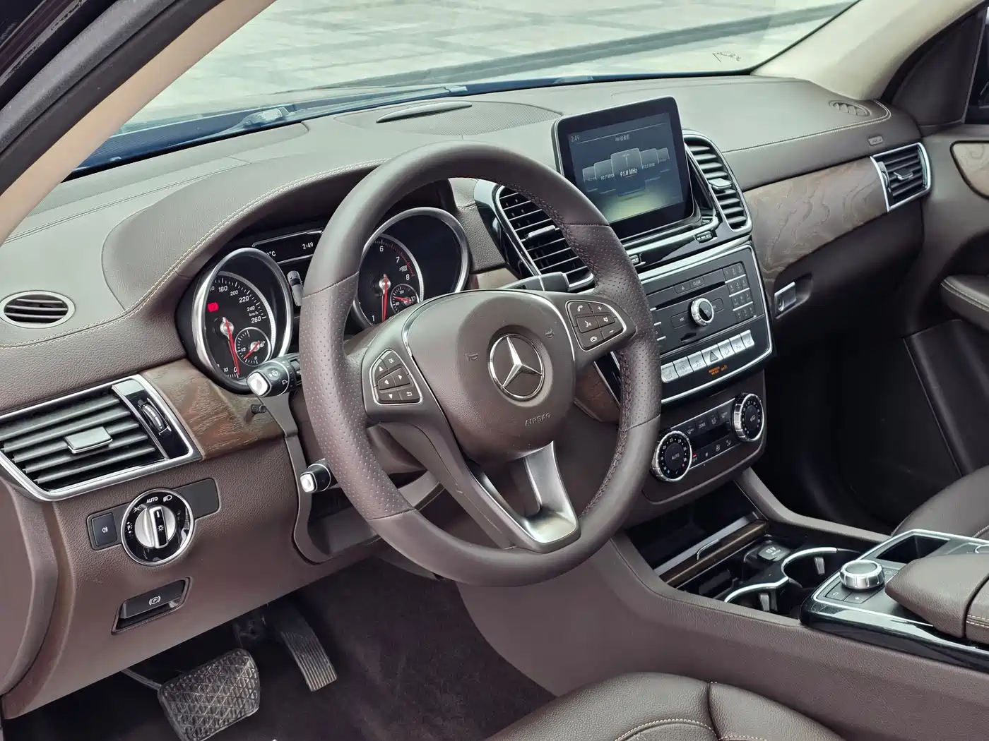 Mercedes-Benz GLE 2017 GLE 320 4MATIC Luxury фото 5