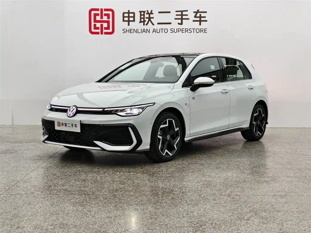 Volkswagen Golf 2025 300TSI R-Line