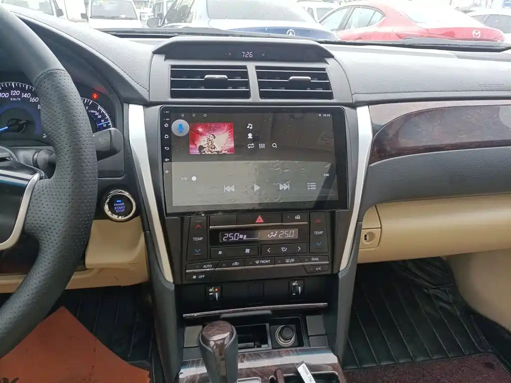Toyota Camry 2015 2.0G Leading Edition фото 10