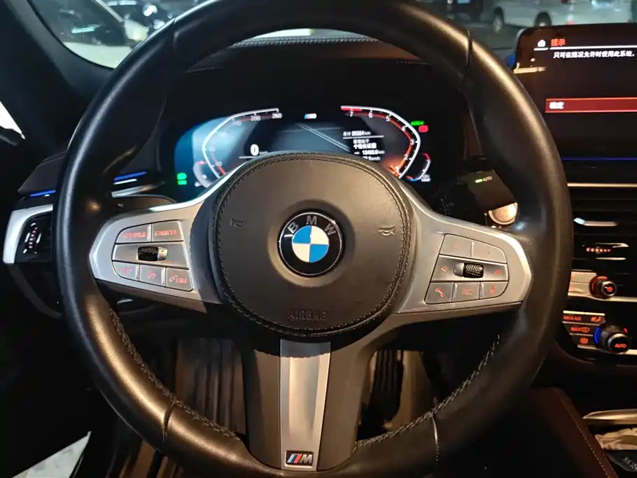 BMW 5 Series 2022 Model Second Facelift 525Li M Sport Package фото 15