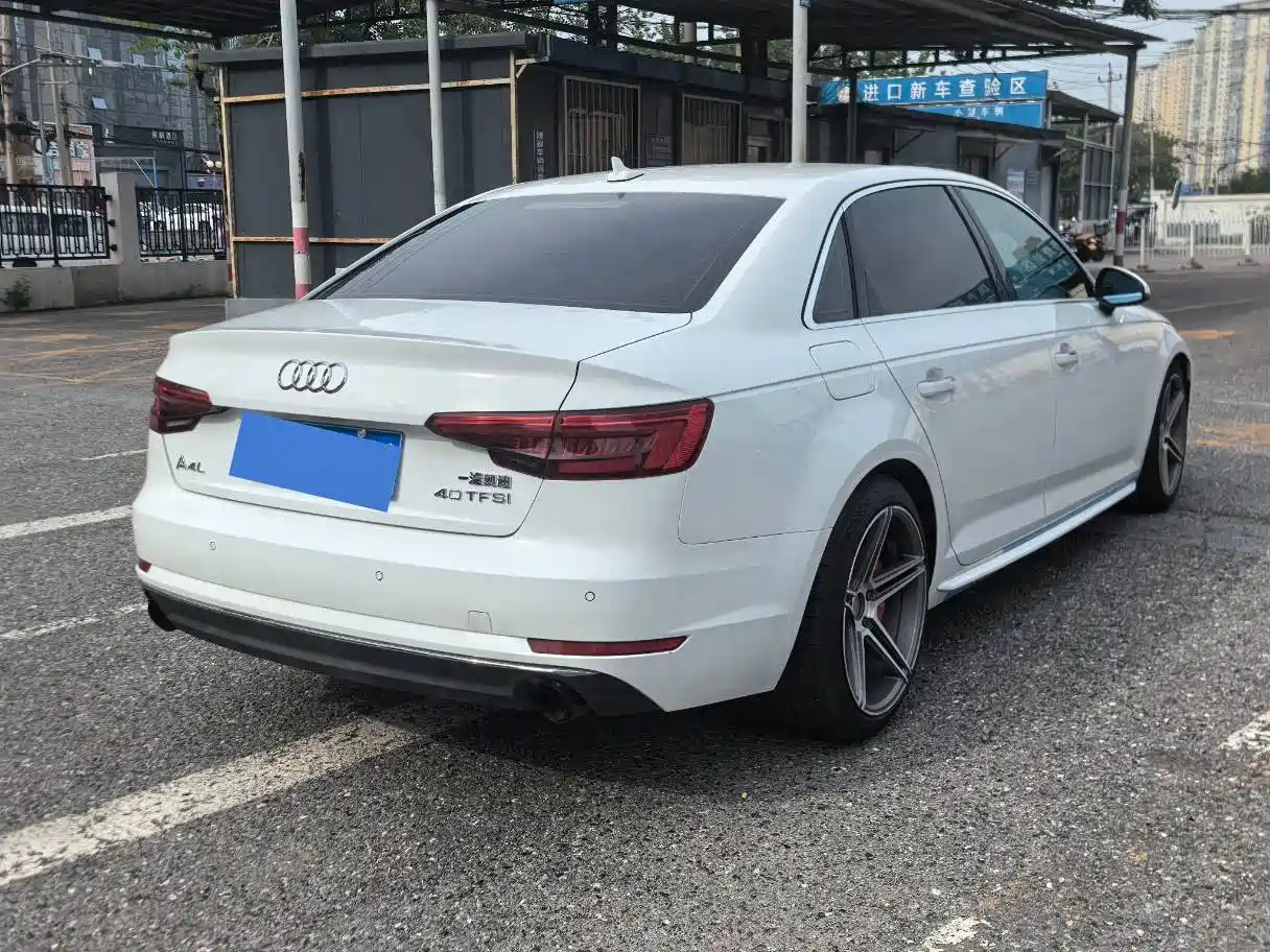 Audi A4L 2017 40 TFSI Fashion Edition фото 3