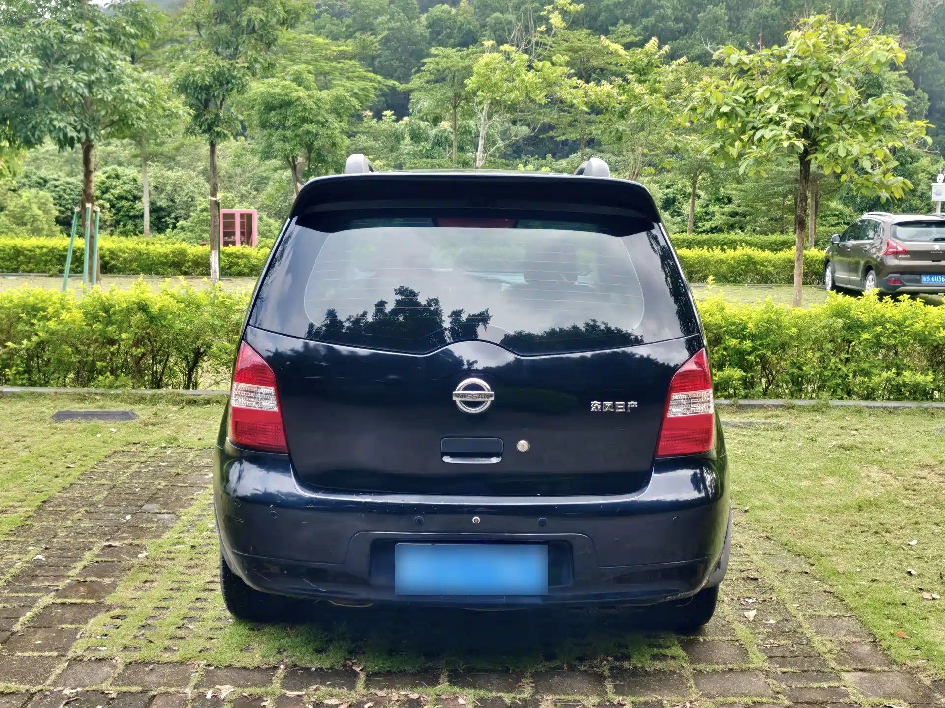 صورة 35 - Nissan Livina