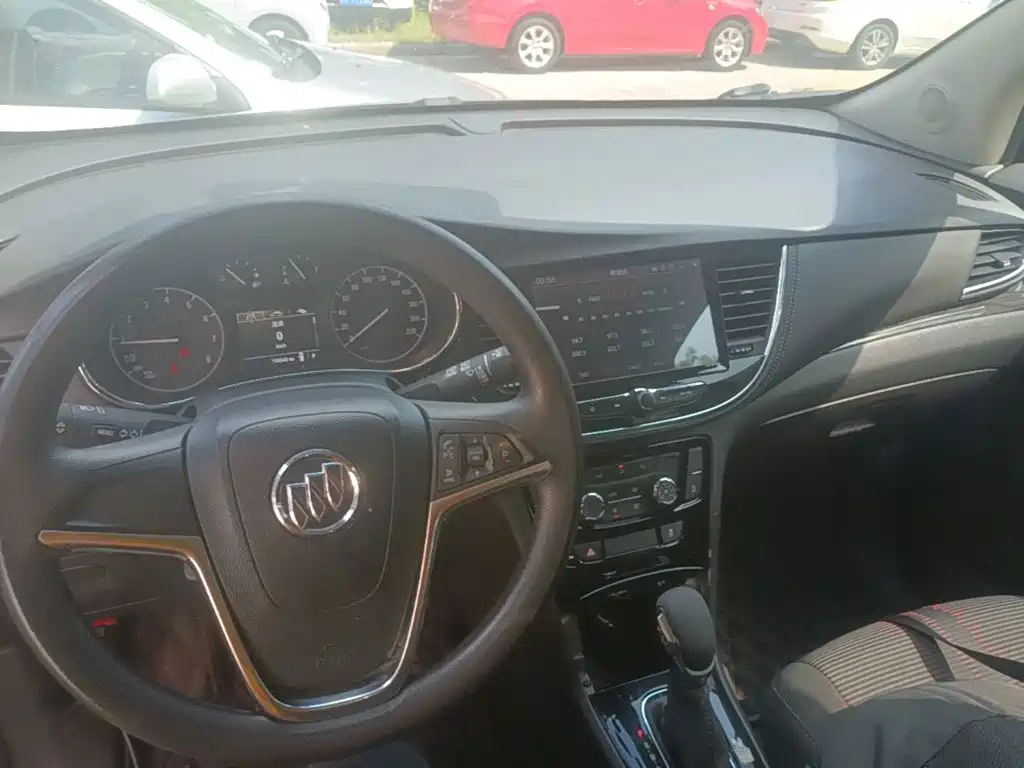 Фото 10 - Buick Encore