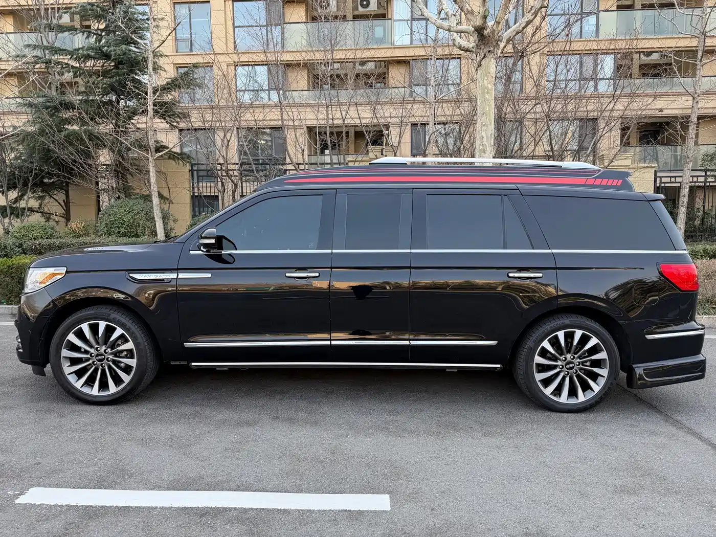 Фото 9 - Lincoln Navigator