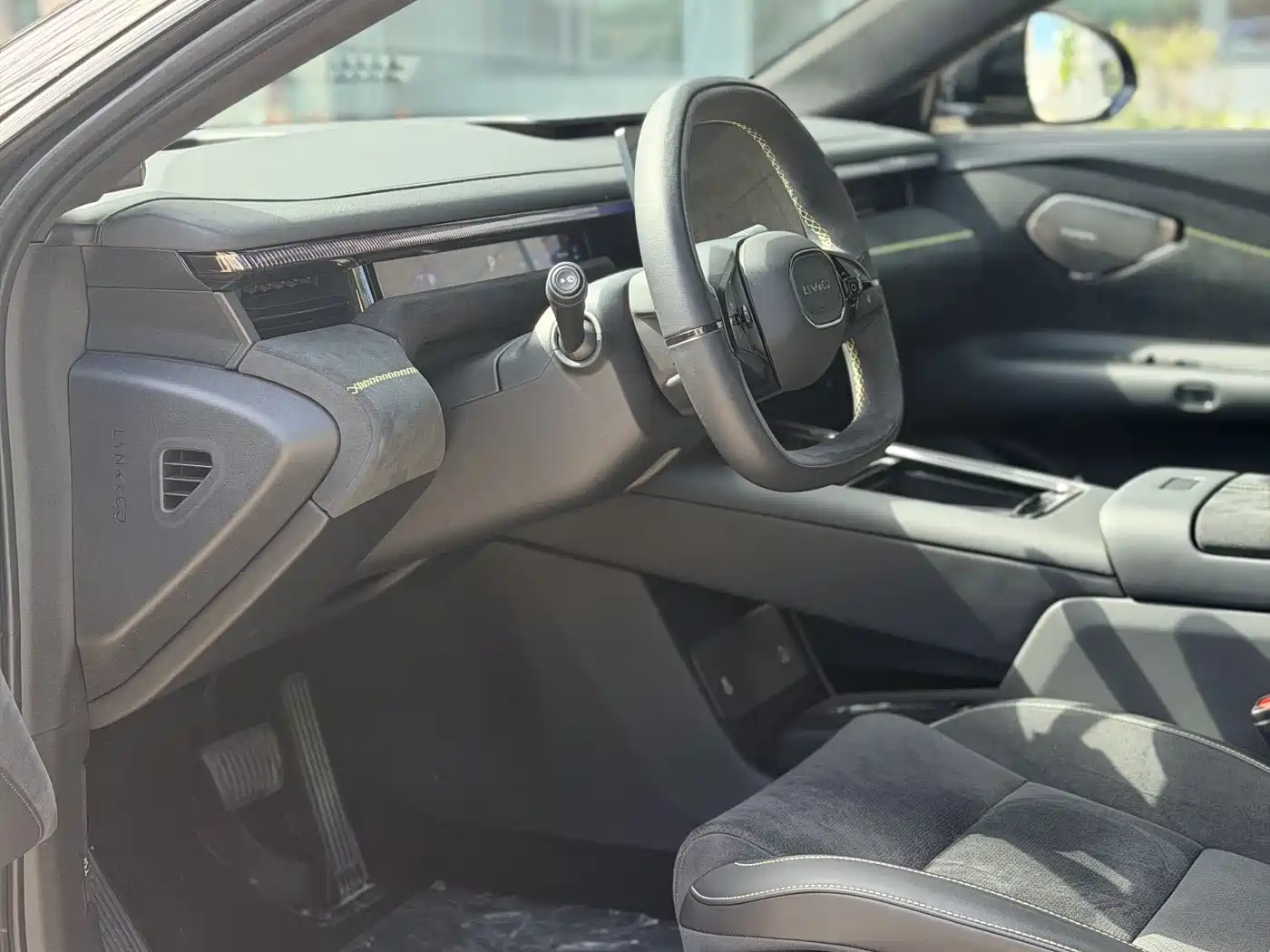Lynk & Co 10 EM-P 2025 Facelift 240 AWD Ultra Sport Edition фото 7