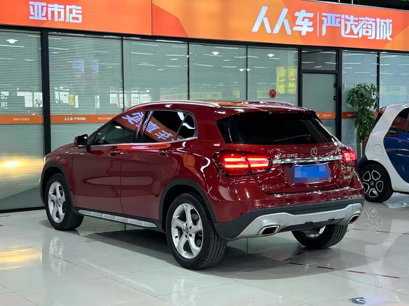 Mercedes-Benz GLA 2018 GLA 200 Dynamic фото 6