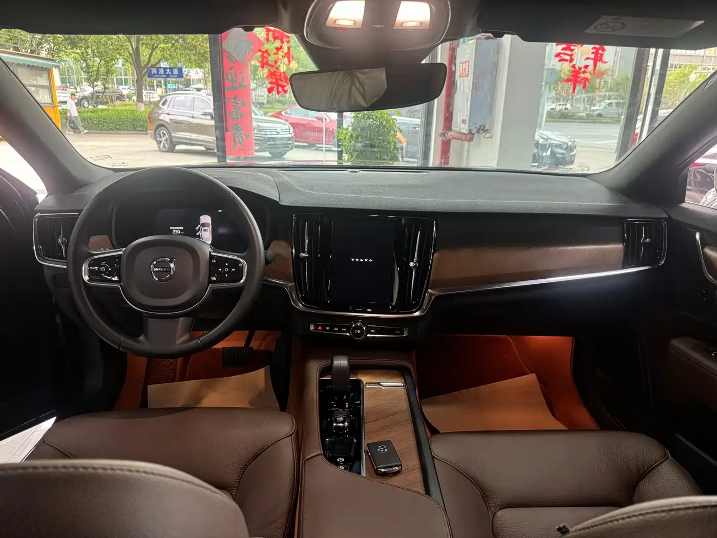 VOLVO S90