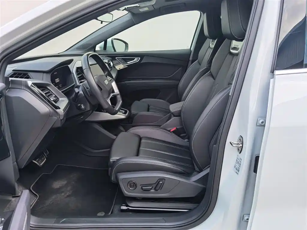 Audi Q4 e-tron 2024 40 e-tron Pioneer Edition фото 13