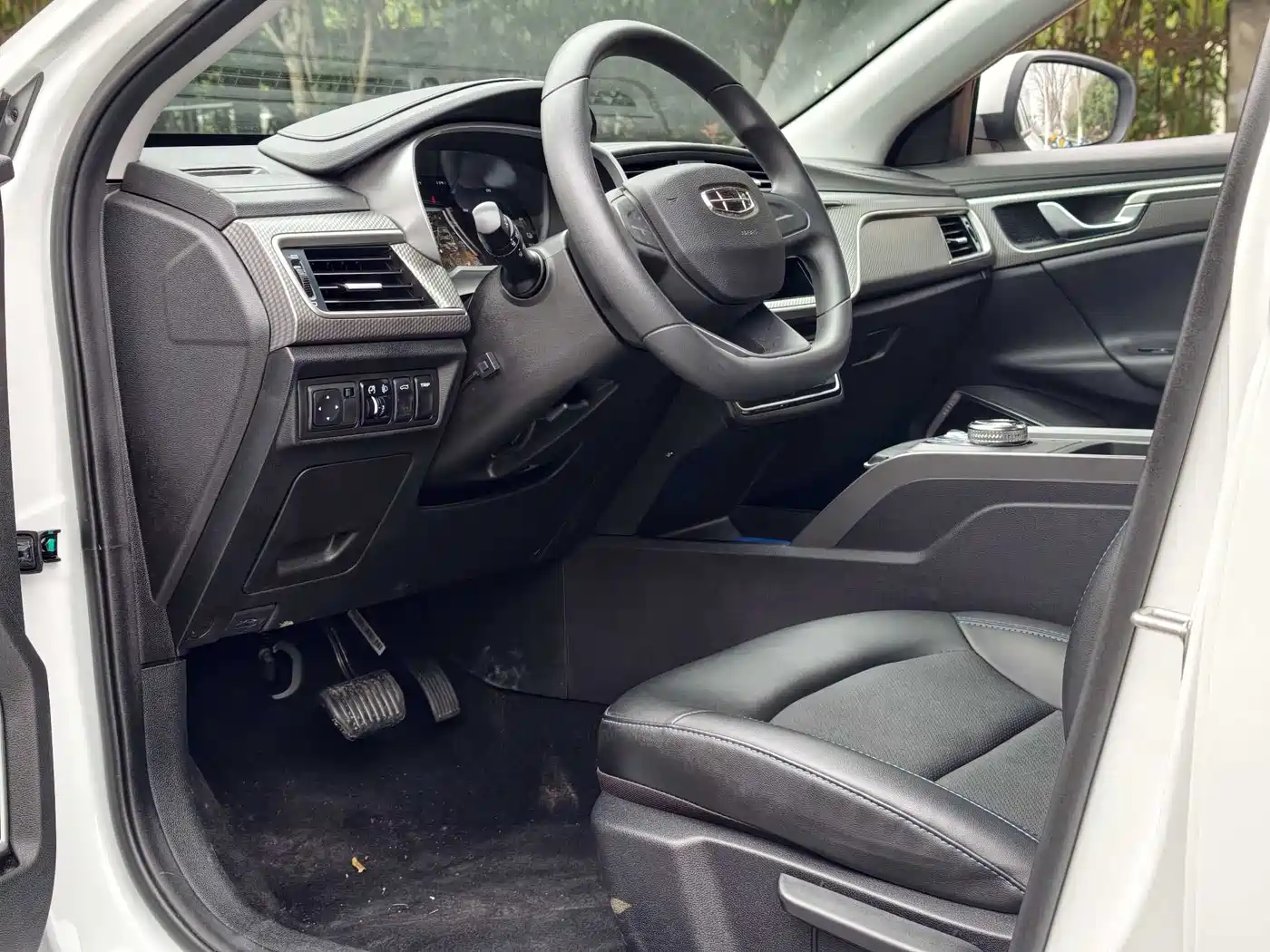 GEELY AUTOMOBILE EMGRAND NEW ENERGY