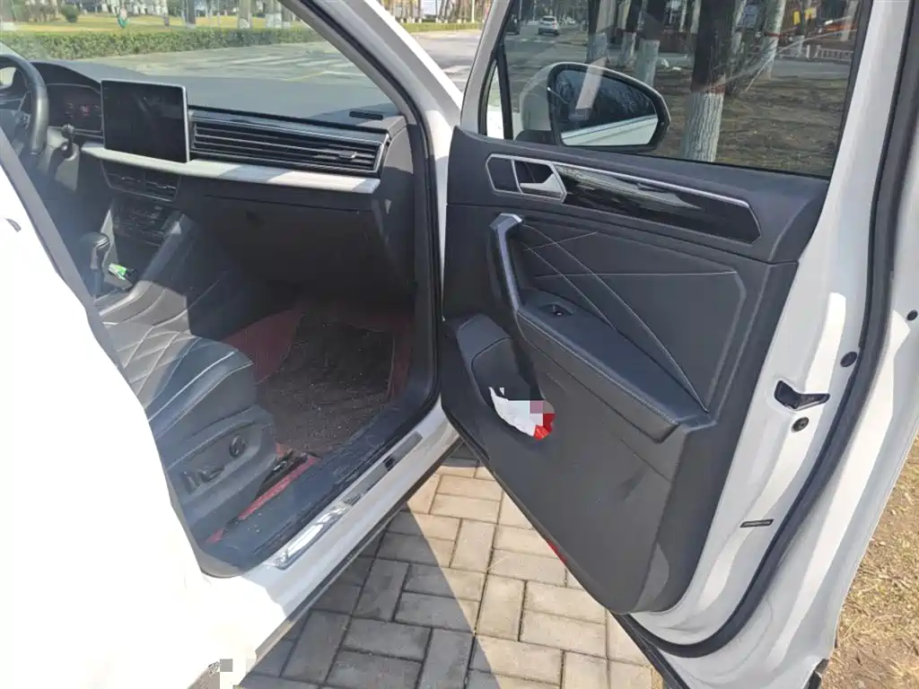 Volkswagen Tiguan L 2022 330TSI Automatic 2WD Smart Edition фото 20