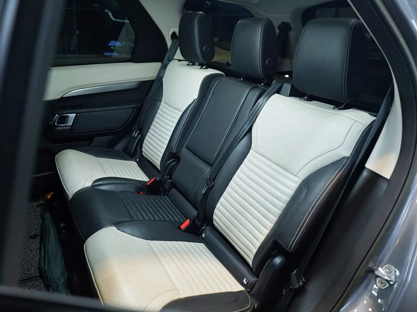 Land Rover Discovery 2023 360PS R-Dynamic S фото 8