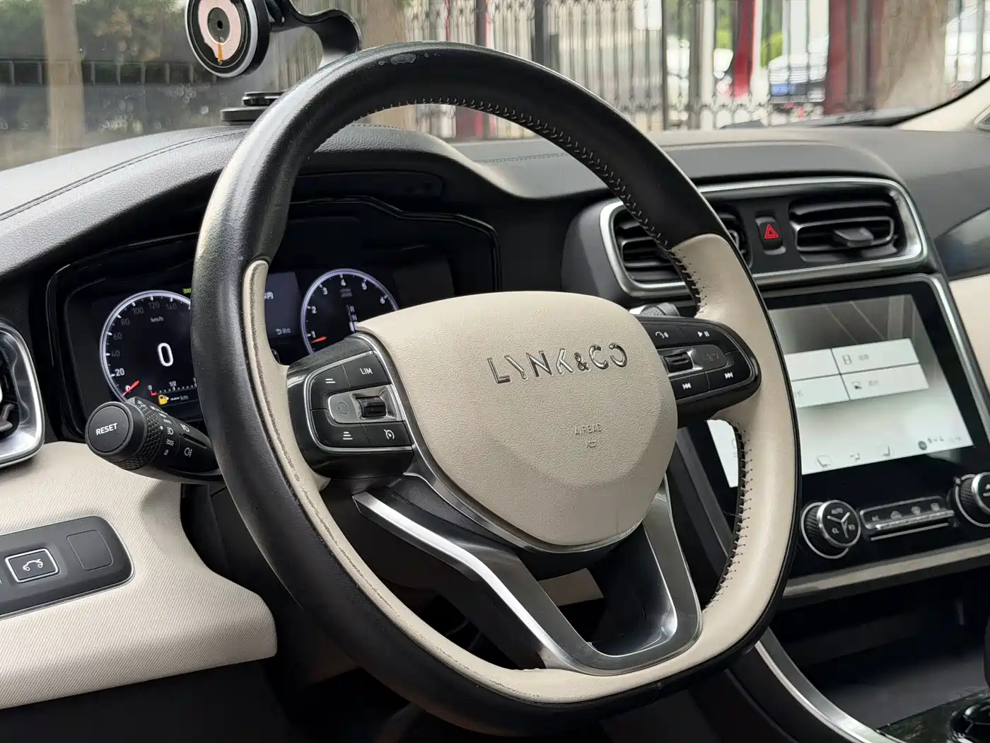 Lynk & Co 01 2019 2.0T 2WD Type Pro Version China VI фото 16