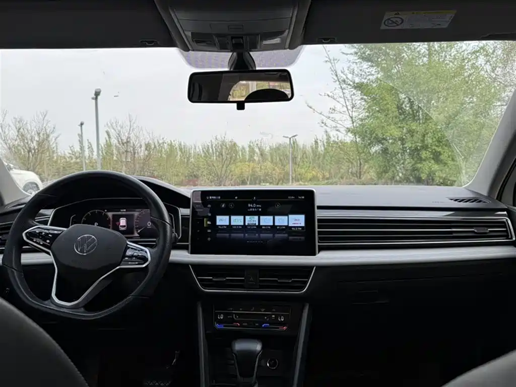 Volkswagen Tiguan L 2022 330TSI Automatic 2WD Smart Edition фото 15