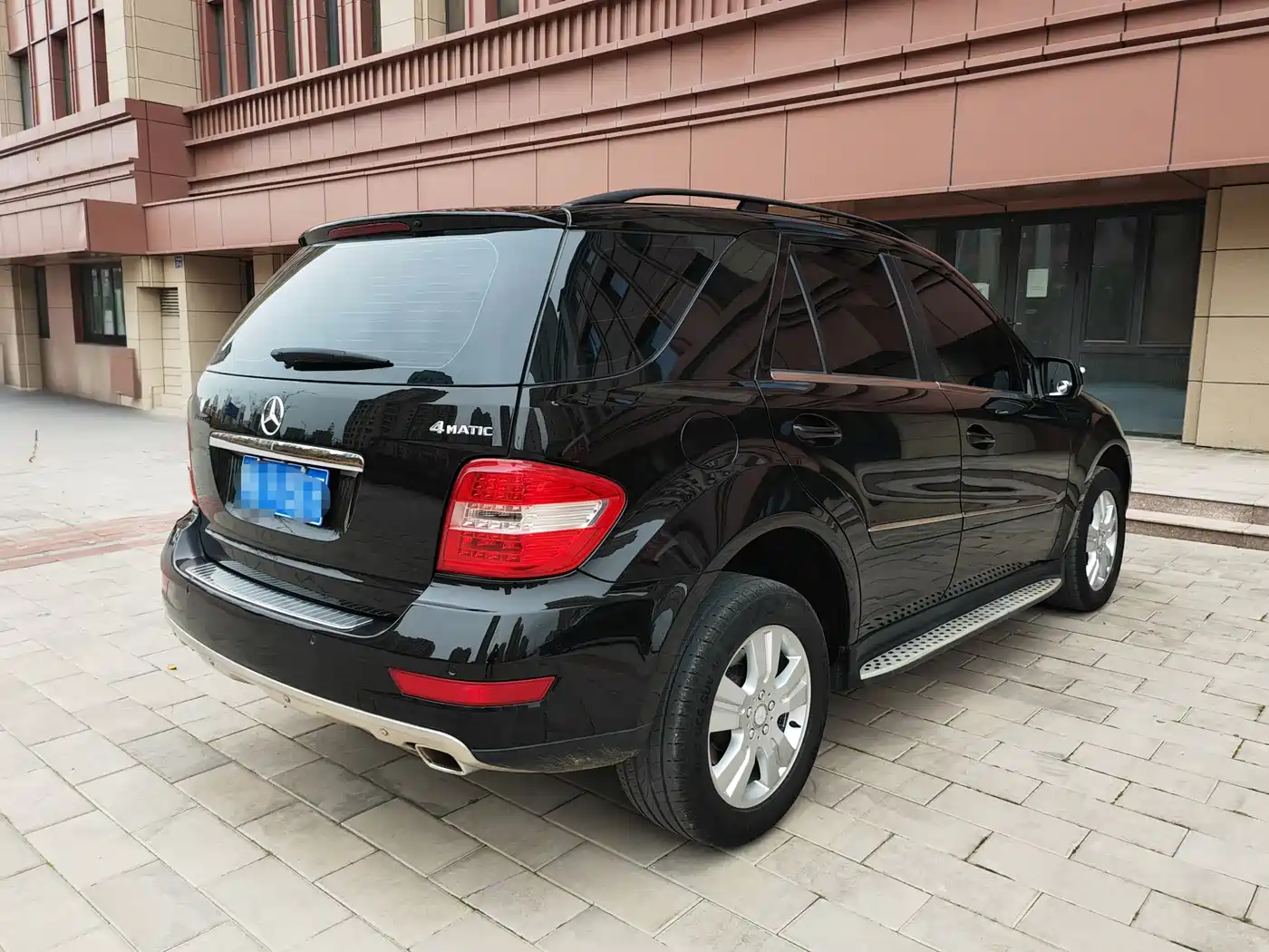 Mercedes-Benz M-Class 2010 ML 300 4MATIC фото 4