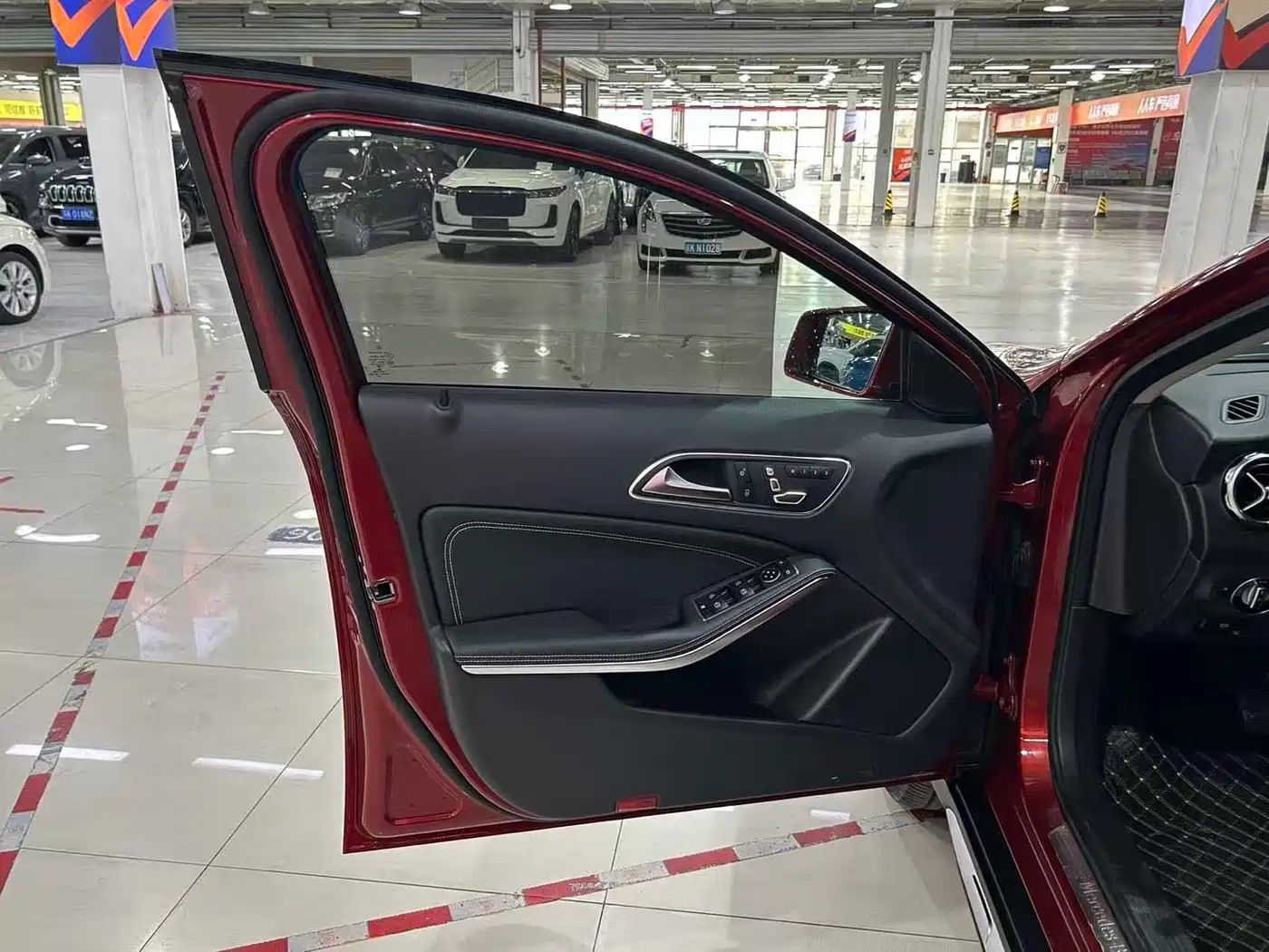 Mercedes-Benz GLA 2018 GLA 200 Dynamic фото 14