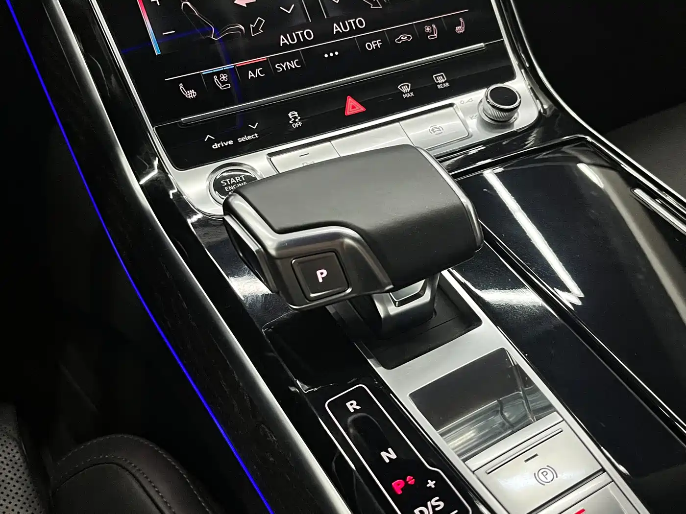 Audi A8 2021 A8L 50 TFSI quattro Comfort фото 14