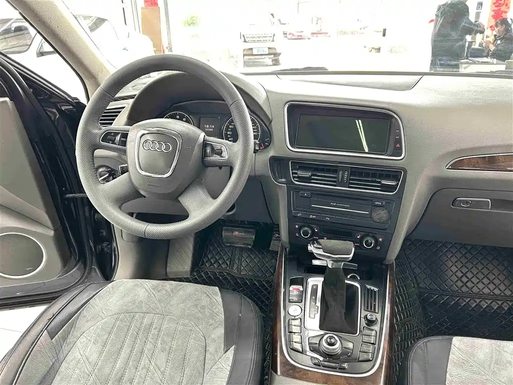 Audi Q5 2011 2.0TFSI Comfort фото 5