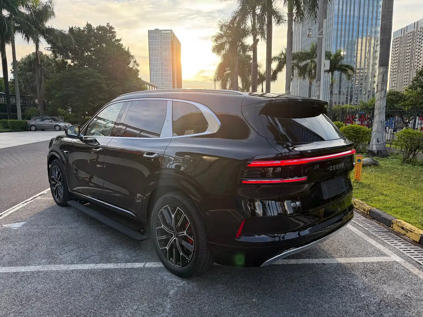ZEEKR 8X 2026