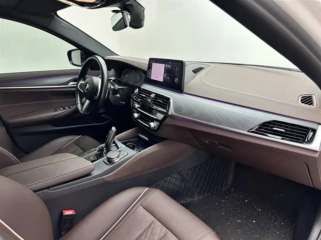 BMW 5 Series 2021 530Li Leading M Sport Package фото 11