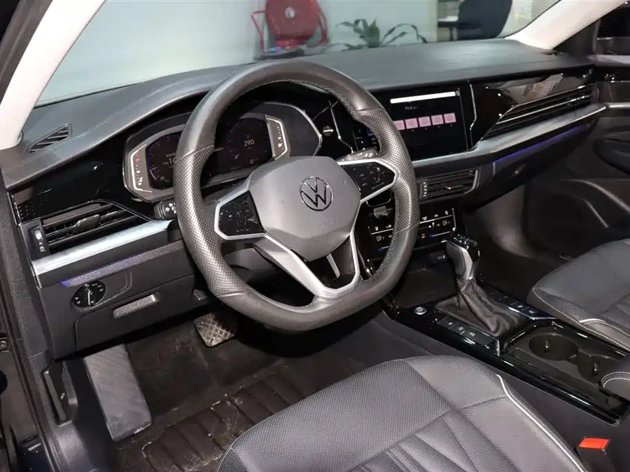 Volkswagen Passat 2023 Facelift 330TSI Luxury Edition фото 10