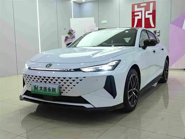 Changan UNI-V iDD Blue Whale, гибрид, iDD 136km, Смарт Премиум