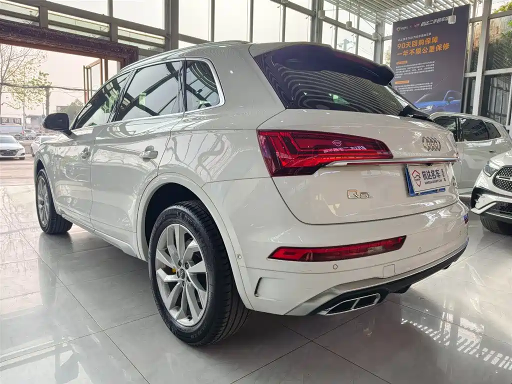 Audi Q5L 2023 40T Luxury Dynamic фото 4