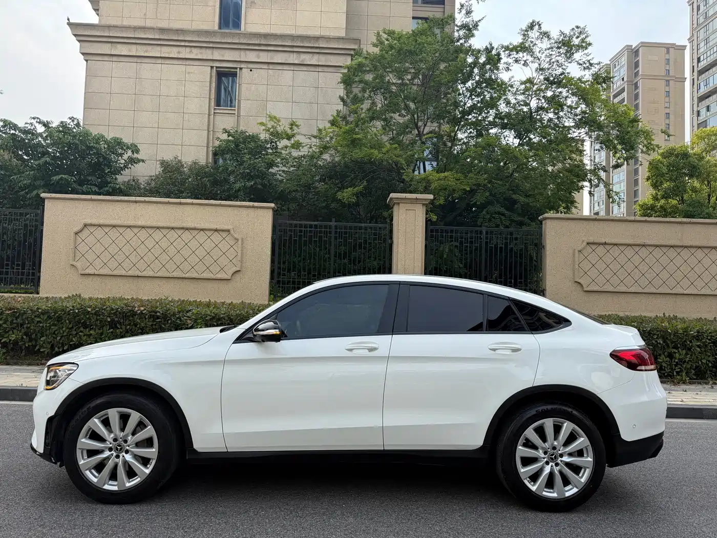 Mercedes-Benz GLC Coupe 2020 GLC 260 4MATIC Coupe SUV фото 7