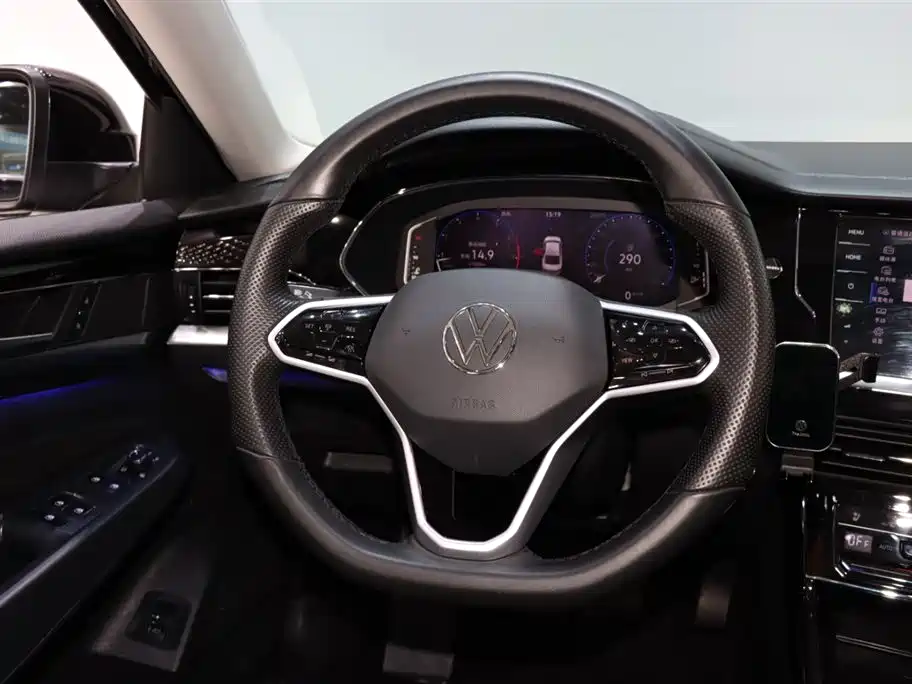 Volkswagen Passat 2023 Facelift 330TSI Luxury Edition фото 13