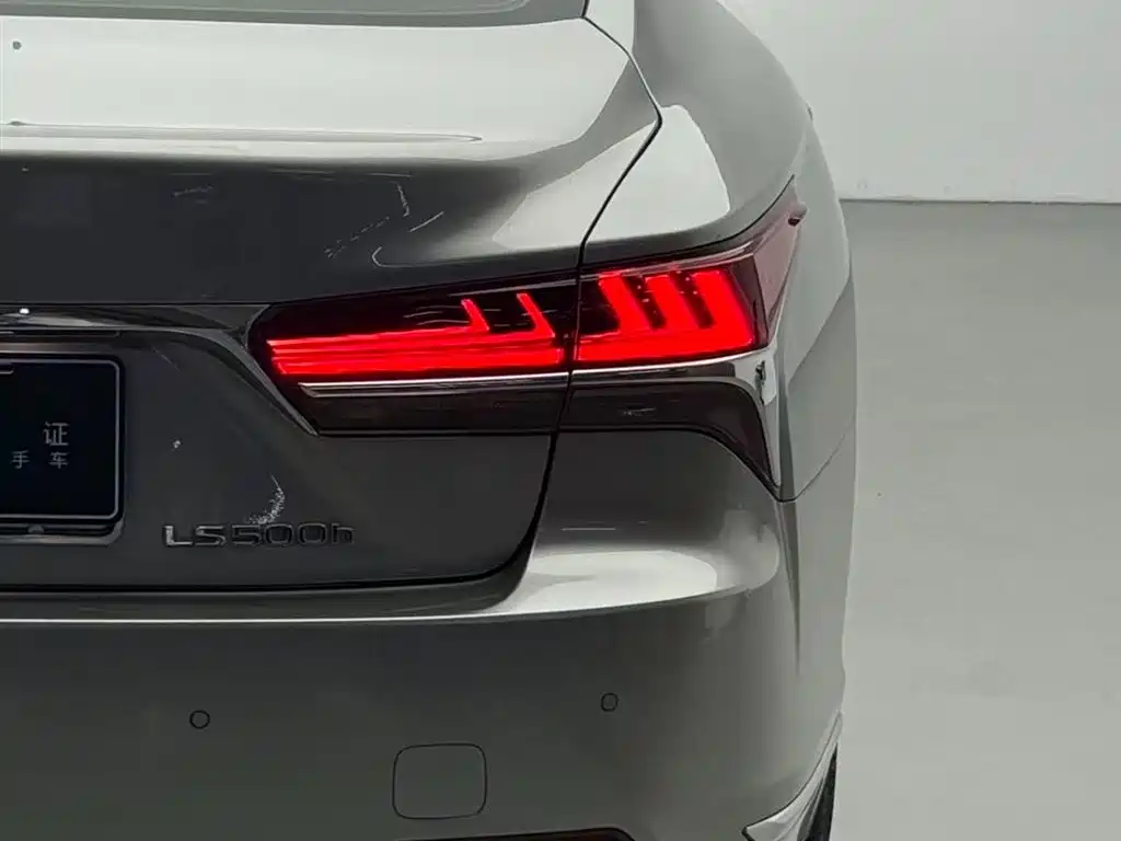 Lexus LS 2020 500h Excellence (China V) фото 16