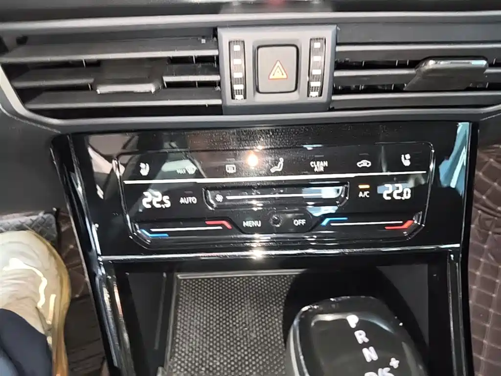 Volkswagen Passat 2024 330TSI Starlight Elite Edition фото 13
