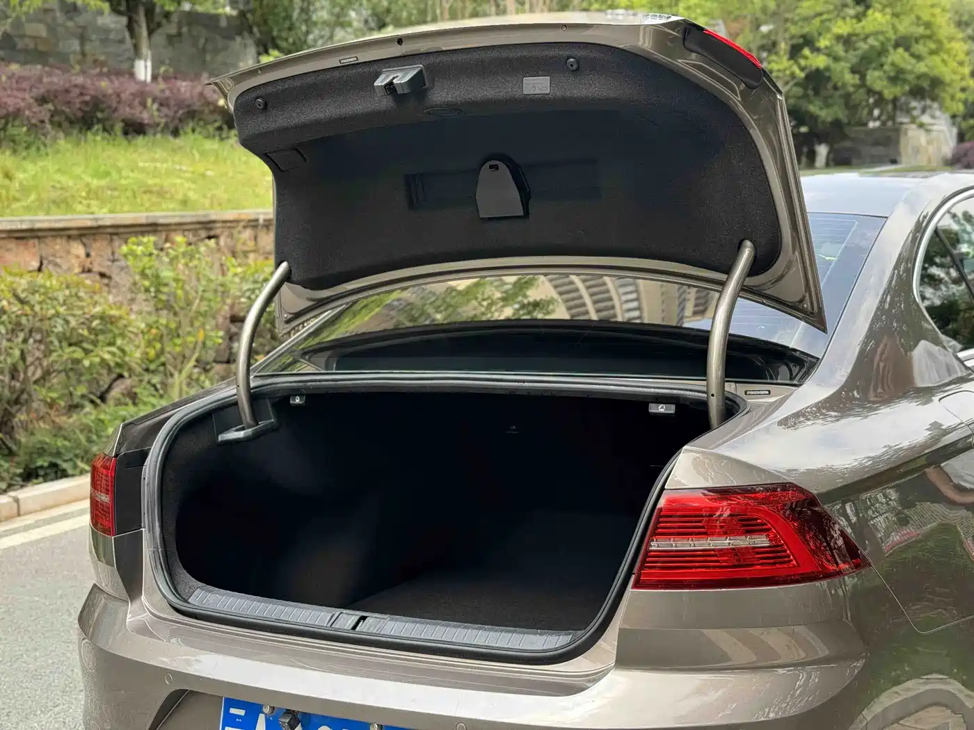 Volkswagen Magotan 2017 330TSI DSG Leading фото 14