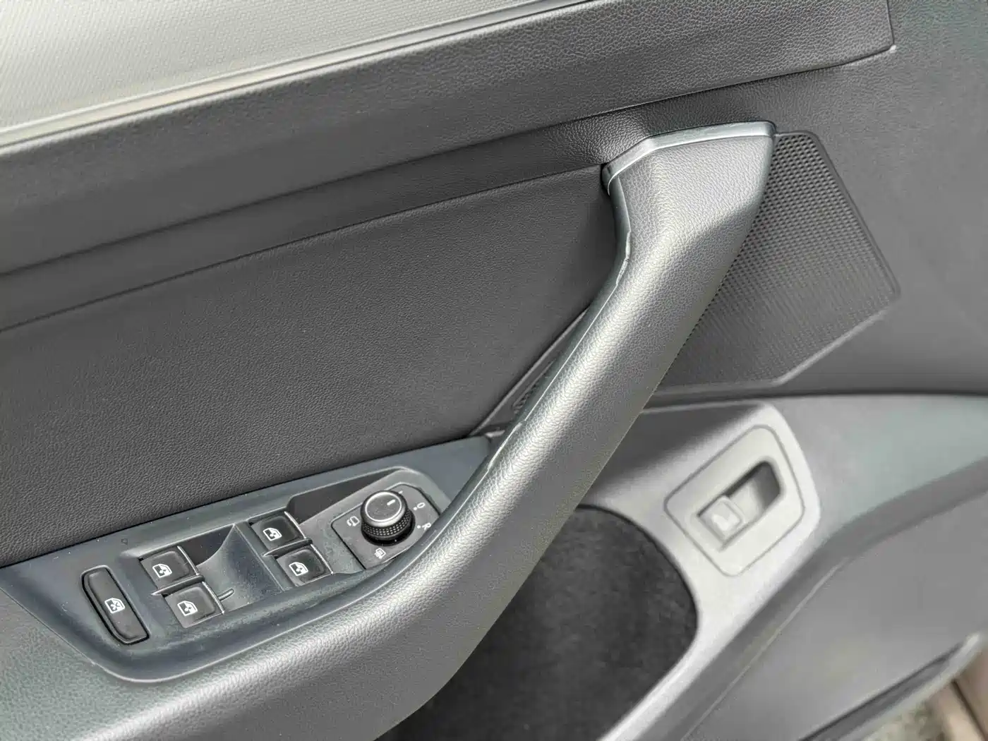 Volkswagen Magotan 2017 330TSI DSG Leading фото 9