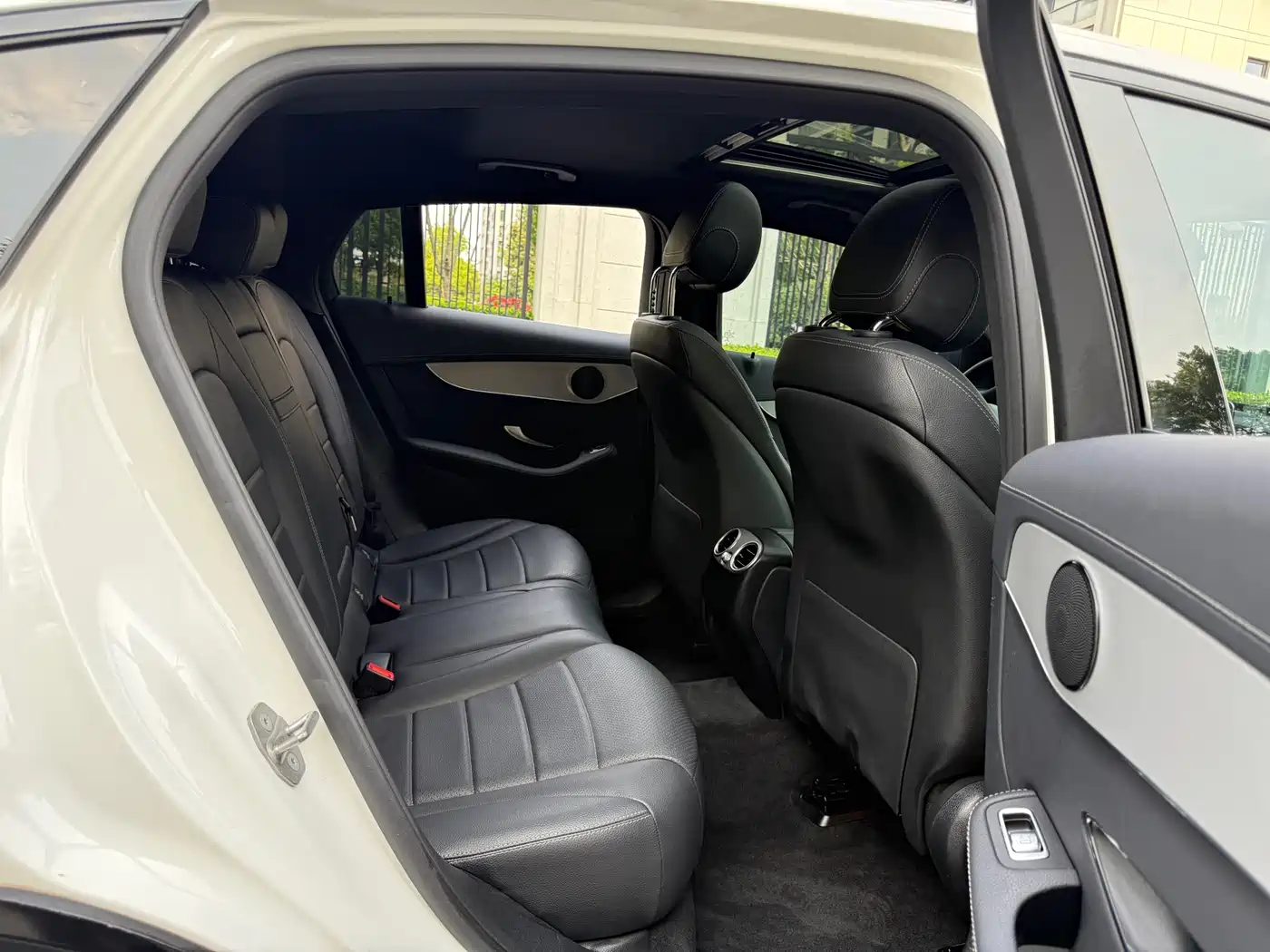 Mercedes-Benz GLC Coupe 2020 GLC 260 4MATIC Coupe SUV фото 14