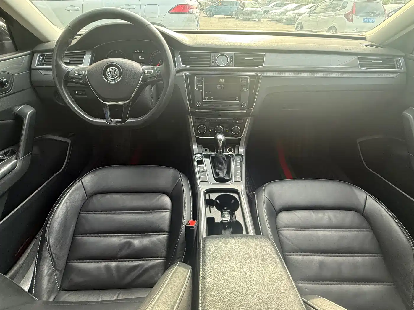 Volkswagen Passat 2017 330TSI DSG Prestige фото 9