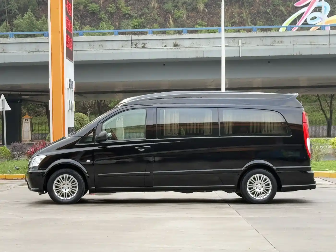 Mercedes-Benz Vito 2013 Model 3.0L Elite Edition фото 5